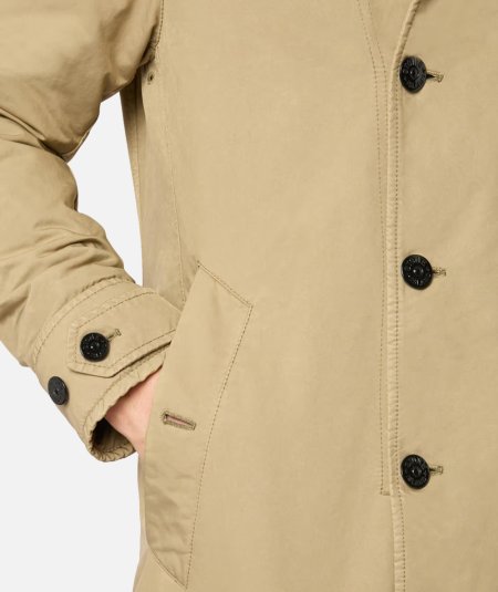 Trench coat corto sottoposto a trattamento antigoccia