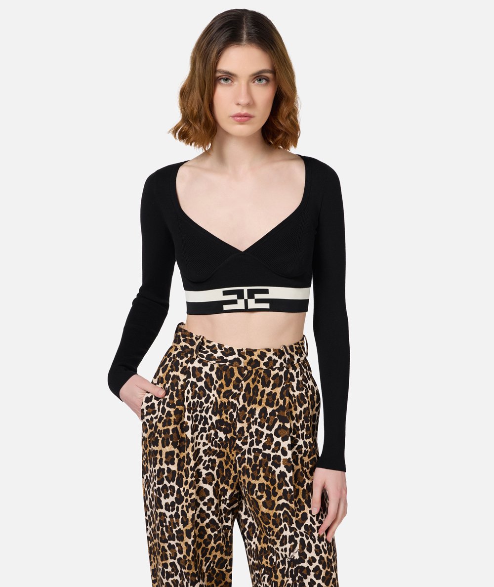 Top cropped in viscosa con bande logo