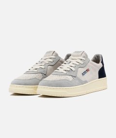 Sneakers medalist low in suede