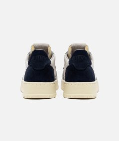 Sneakers medalist low in suede