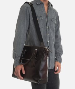 Bag with removable shoulder strap